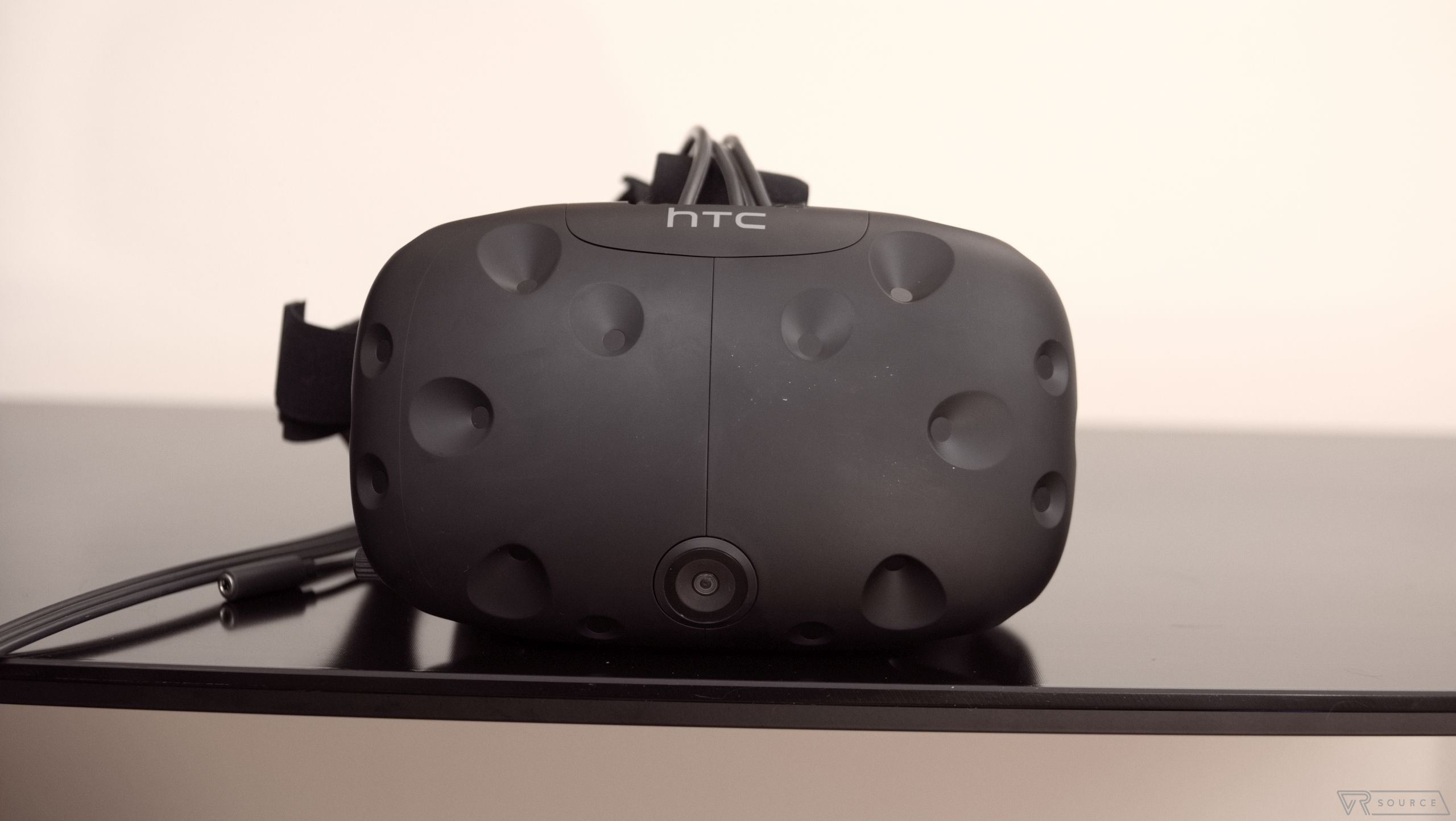 Можно ли подключить htc vive к ps4